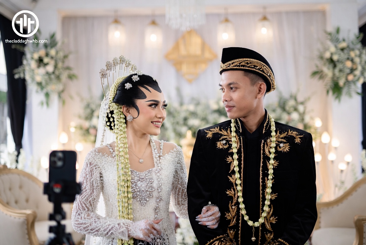 Upacara Adat yang Beradaptasi dengan Kehidupan Modern